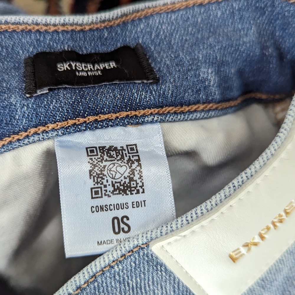 Mid Rise Light Wash Hyper Stretch Bootcut Jeans - Picture 7 of 10